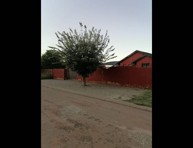 2 BEDROOM HOUSE FOR SALE IN UNITAS PARK